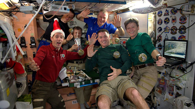 Astronotlar, Yeni Yıla Uluslararası Uzay İstasyonu’nda Girdi